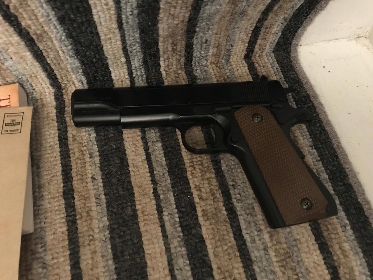 MPSHaringey's tweet photo. The #ViolentCrimeTaskforce syndicate 11 have been busy. This time reports of a male brandishing a handgun from a residential property in #N22 male identified and detained with the support of firearms Officers. Male arrested for an imitation firearm and other offences #Haringey https://t.co/LpwjLarJcy