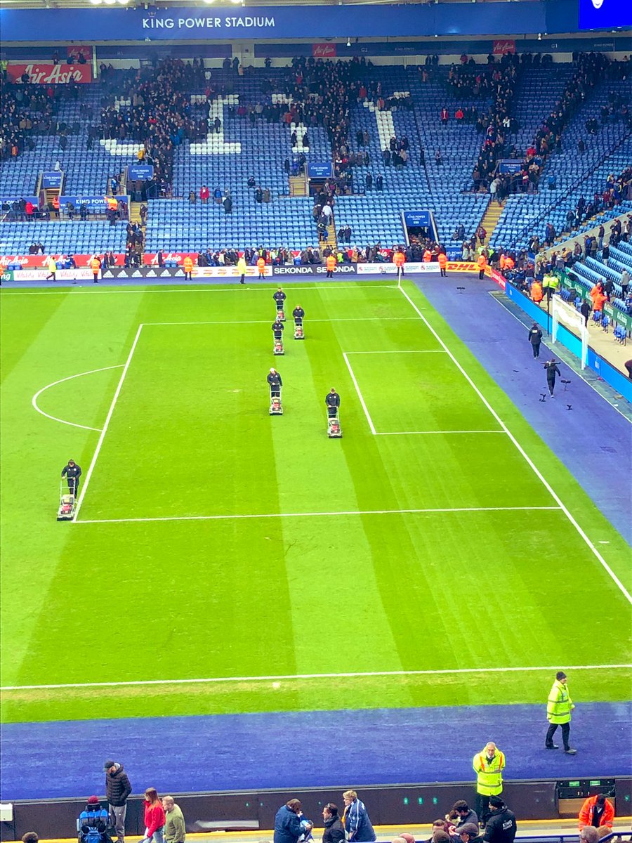 Ady_Dayman's tweet image. It’s like @LCFC own Red Arrows but much better #nicestripes #turfnerd #youonthetoolsledge