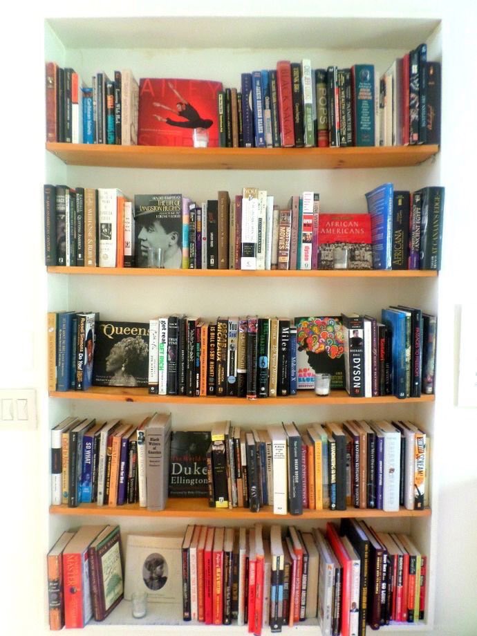 ASPIREhomes's tweet photo. @SonjaSantelises We co-sign too. Built #TheLangston with #7Libraries to encourage urban families to begin the lifelong #JoyOfReading. Every project we’ve built over the last 15 years incorporates built-in home libraries. https://t.co/gI68lfl5Uy