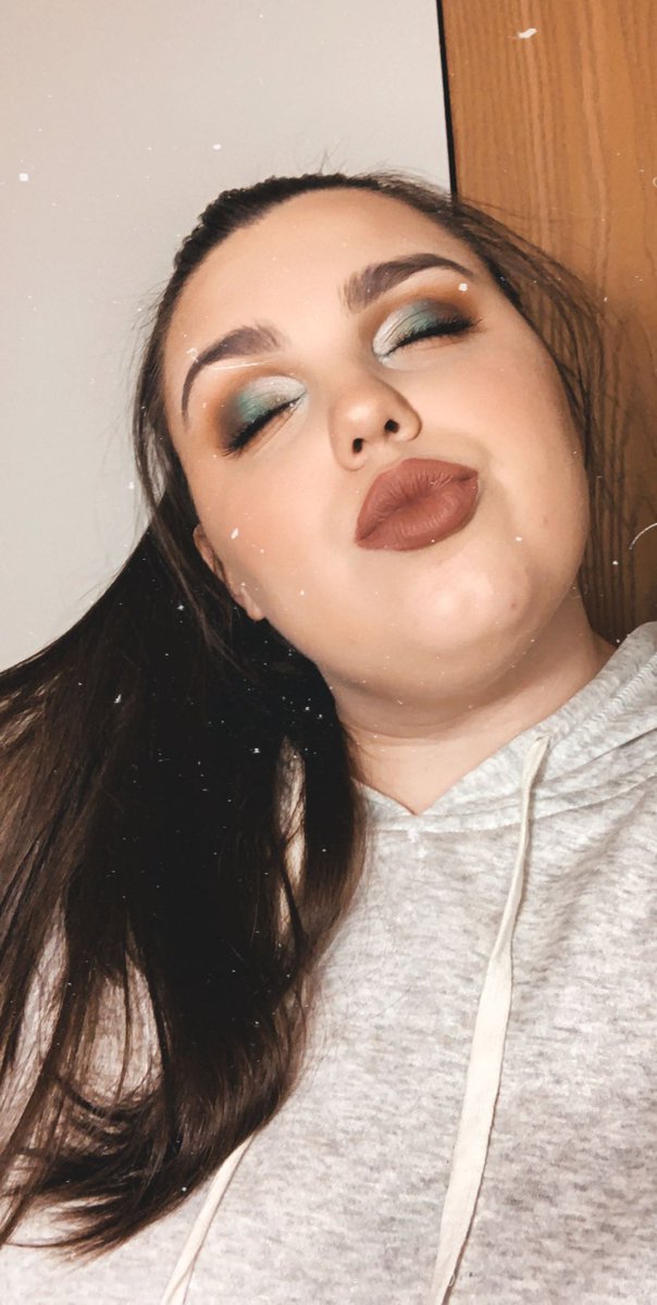 _audge12_'s tweet photo. Sharing with Twitter too bc why not 🤷🏻‍♀️  using my #morphexjaclynhill palette https://t.co/27v5CsBlFL