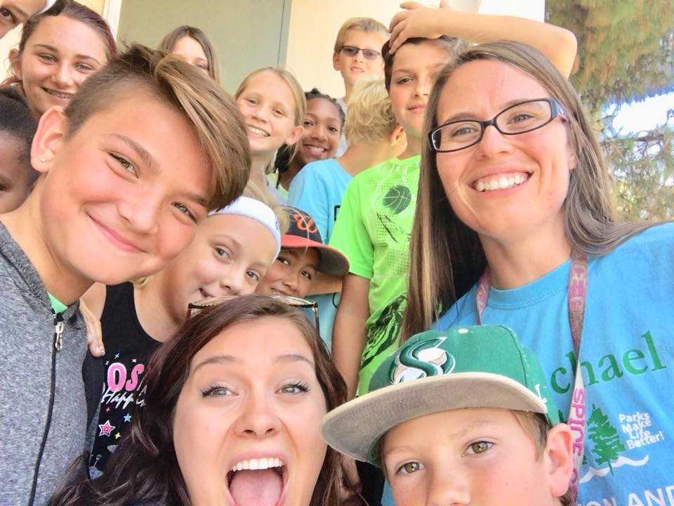 Carmichael_Rec's tweet image. Selfie Saturday! How many campers can you get in one selfie? #CRPD #summercamp2018 #recreation #games #selfiesaturday #explorercamp #carmichaelrecreation