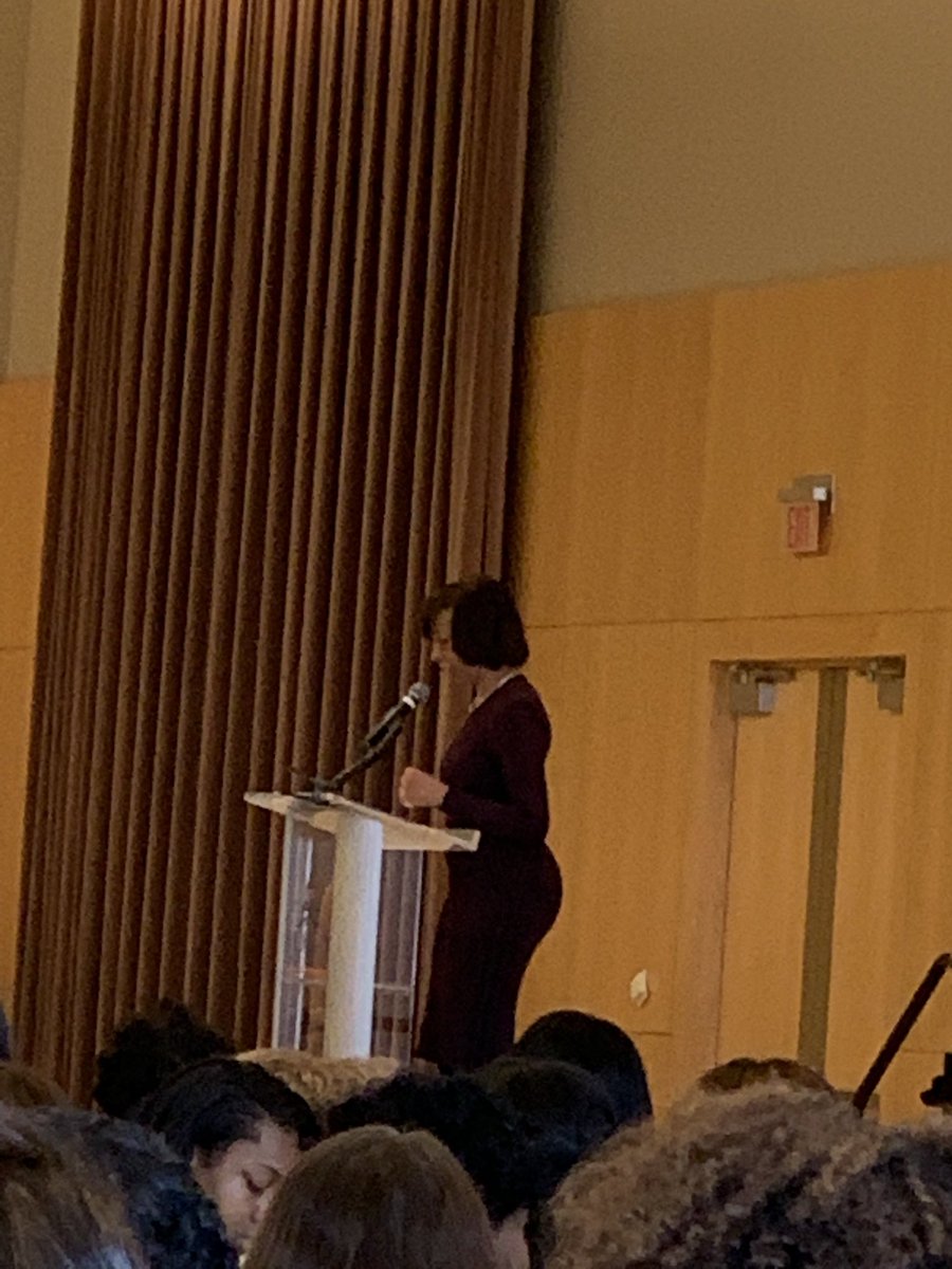 lrhesq's tweet photo. @MayorPugh50 gives compelling remarks at @BaltimoreLinks #EmpoweredWomen in Leadership Luncheon https://t.co/1pYE8BAB72