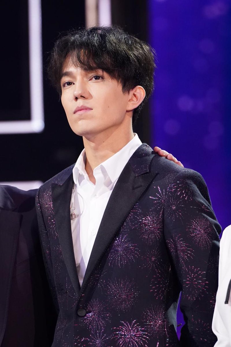 Привет Dears, благодарю вас за ваши голоса. Смотрите вторую часть полуфинала и финал "Лучшего в мире" в среду, 13 марта, с 9 до 11 вечера по местному времени в Америке. #TWBDimash
#WorldsBest

<a href="/dimash_official/">Dimash Qudaibergen</a>
<a href="/WorldsBestCBS/">The World's Best</a>