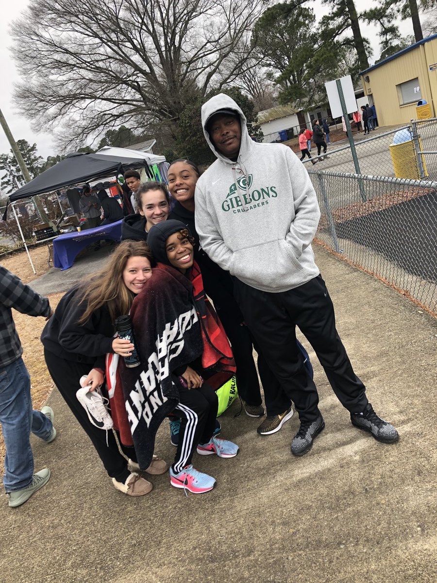 CoachTHolmes's tweet image. Happy Saturday! Gibbons Track &amp;amp; Field team is braving the cold! @athleticscghsnc #springtrack