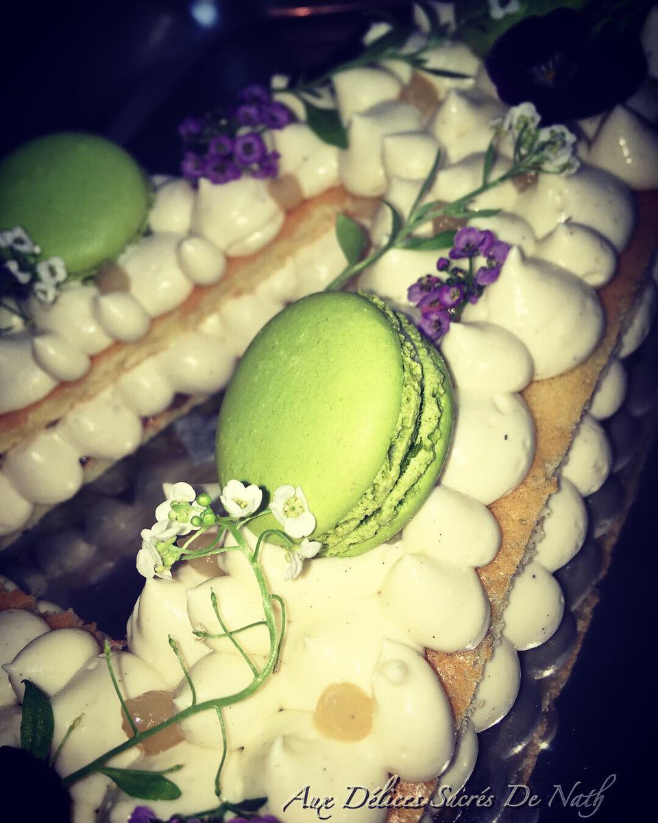 NafreyVanadis's tweet photo. Mon premier, vrai #numbersCake ! Il est composé de #pomme au #caramelBeurreSalé avec Une #cremeDiplomate et d une pointe de #curd #pomme ! 🤩🥰🥰🤩#patisserie #gourmandise #instagram #pastry #pastryChef #cake #cakeDesign https://t.co/hp5W1ftp6l