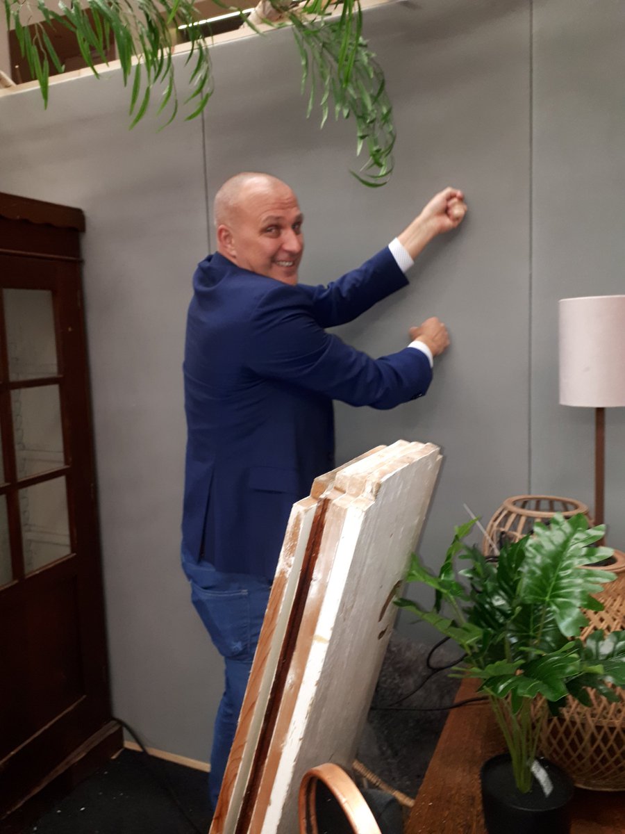 Zo, gemakkelijke hulp, lang en handig, die wethouder van <a href="/GBDalfsen/">Gemeentebelangen Dal</a> . Na zeer geslaagde <a href="/Damitodalfsen/">Damito Consumentenbeurs</a> ..Iedereen bedankt! En natuurlijk dank aan de geweldige  organisatie!