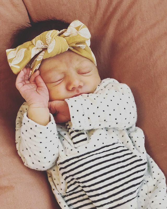 sharisatweets's tweet photo. Happy due date day to our little queen. 💛We’ve successfully mastered the eat, sleep, poop, repeat cycle. #2weeksold #hazelnut - https://t.co/TWdIVQ7IR8 https://t.co/Na92mufMio