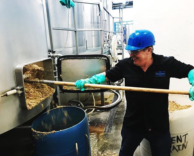 We’re serving up some delicious beers to our friends in Hawaii today at the Kona Brew Fest. Stop by and say Hi 👋🏼 to our owner Kathy and owner and brewmaster Jeff. Jeff got to spend a day this week hanging with <a href="/konabrewingco/">Kona</a> brewing a delicious Belgian … ift.tt/2TFQ42x