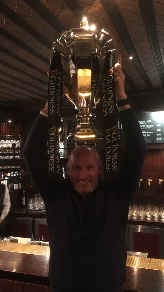 gareththomas14's tweet photo. Dare I dream??🏴󠁧󠁢󠁷󠁬󠁳󠁿🏴󠁧󠁢󠁷󠁬󠁳󠁿🍾🍾 https://t.co/AwWDsT4R9i
