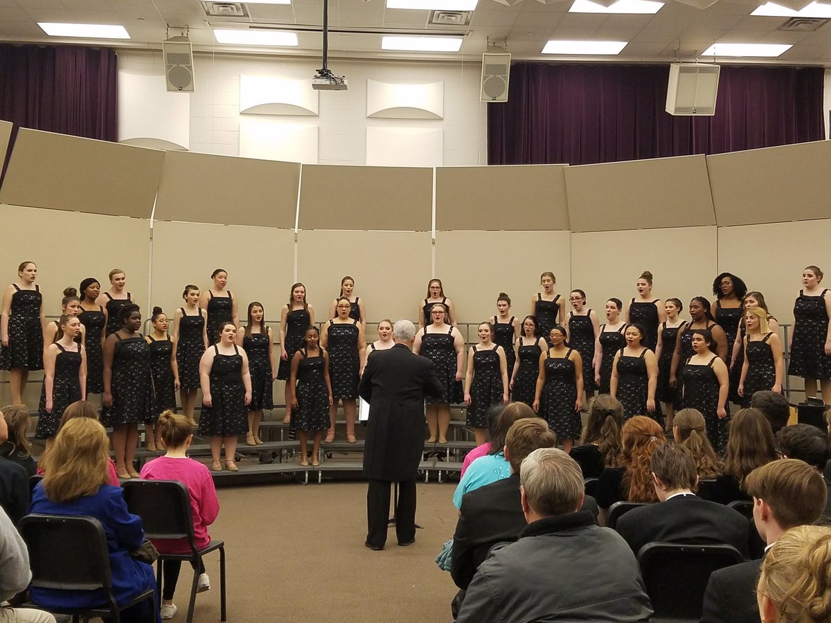 Allegros performing at Brownsburg. They sound great! <a href="/AvonHSPrincipal/">Matt Shockley</a>