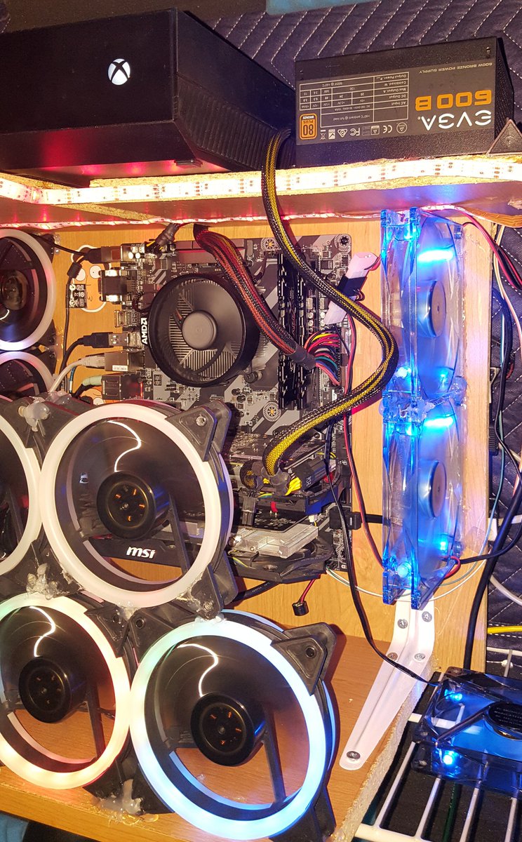 RawChinx's tweet image. Don't laugh made my own case 🤣
#ryzen51600 #ryzen #gskill #msi
#b350 #radeon #r7370 #geforce #750ti #evga #bm700 #gaming #xboxone #openaircase #pcsetup
@TwitchShare 
@TwitchReTweets 
@share_stream 
@TwitchSharing 
@Retweet_Twitch 
@TwitchOnline
@Retweet_Lobby
@TwitchRetweetr
