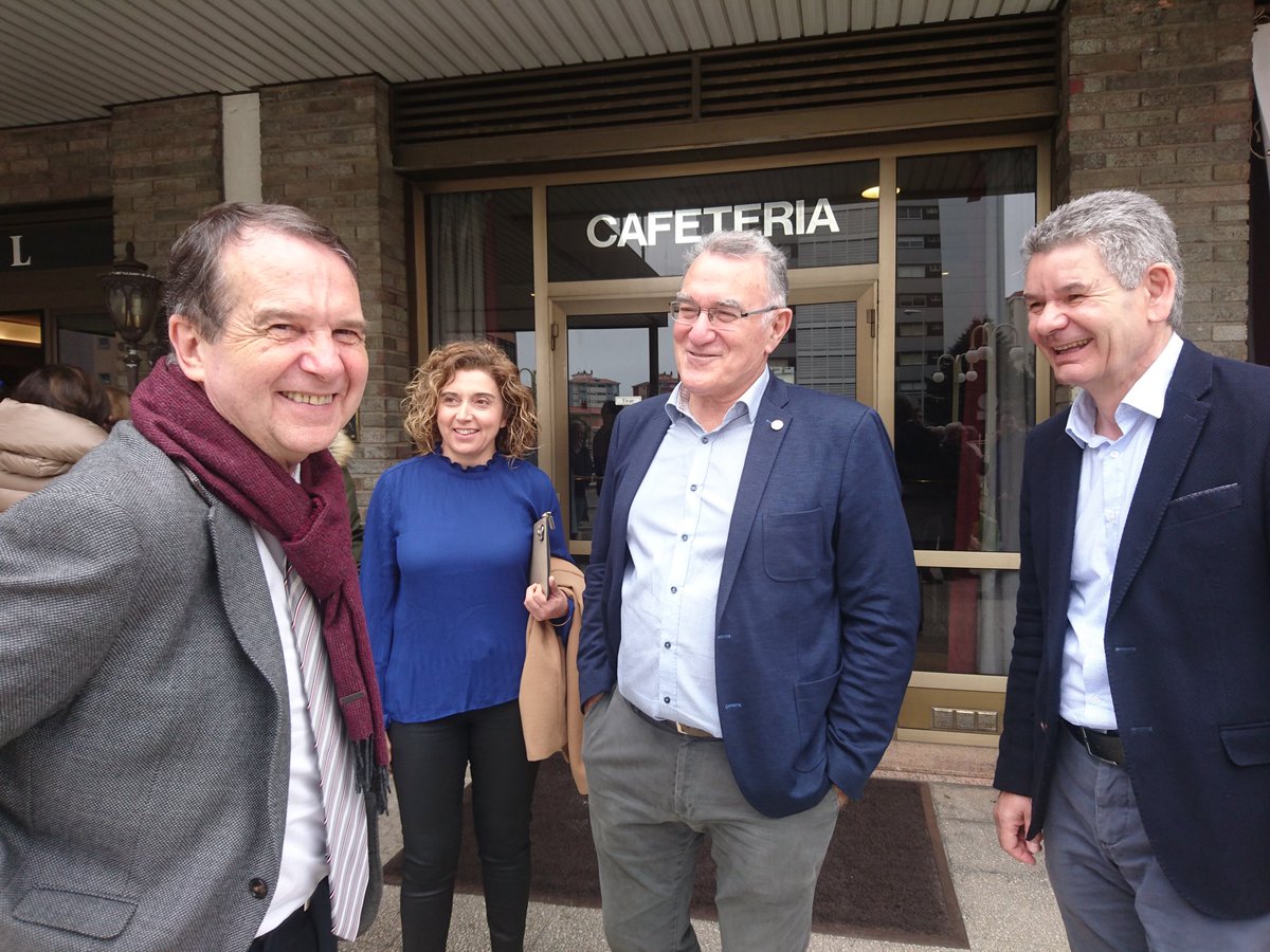 festadobotelo's tweet image. O alcalde de Vigo, Abel Caballero,  non falta á súa cita co #botelo no Hotel Coia. #festadobotelo19, #botelomania