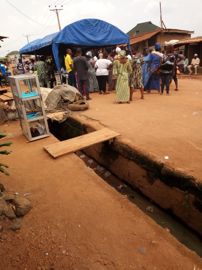 callme_anike's tweet image. This looks like a departmental election, voters turn out is pretty low. I don't think people believe in @inecnigeria anymore. #pollstream #ElectionDay