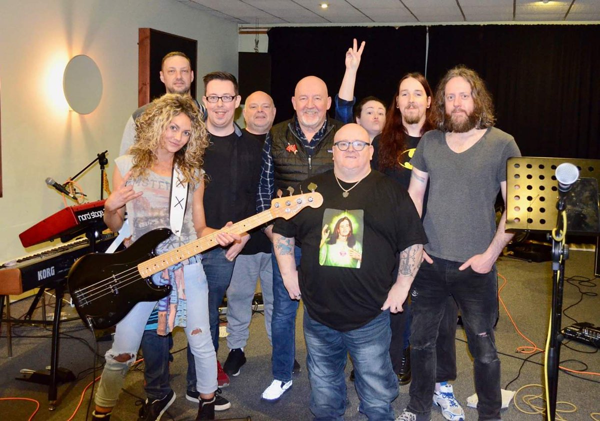 ScottishFloyd's tweet photo. Throwback to last month when friend and roadie of Pink Floyd Chris Addison stopped by to say hello. Chris can be heard at the start of Dark Side of the Moon saying "I've been mad for f**king years! https://t.co/H2JWpkExLI