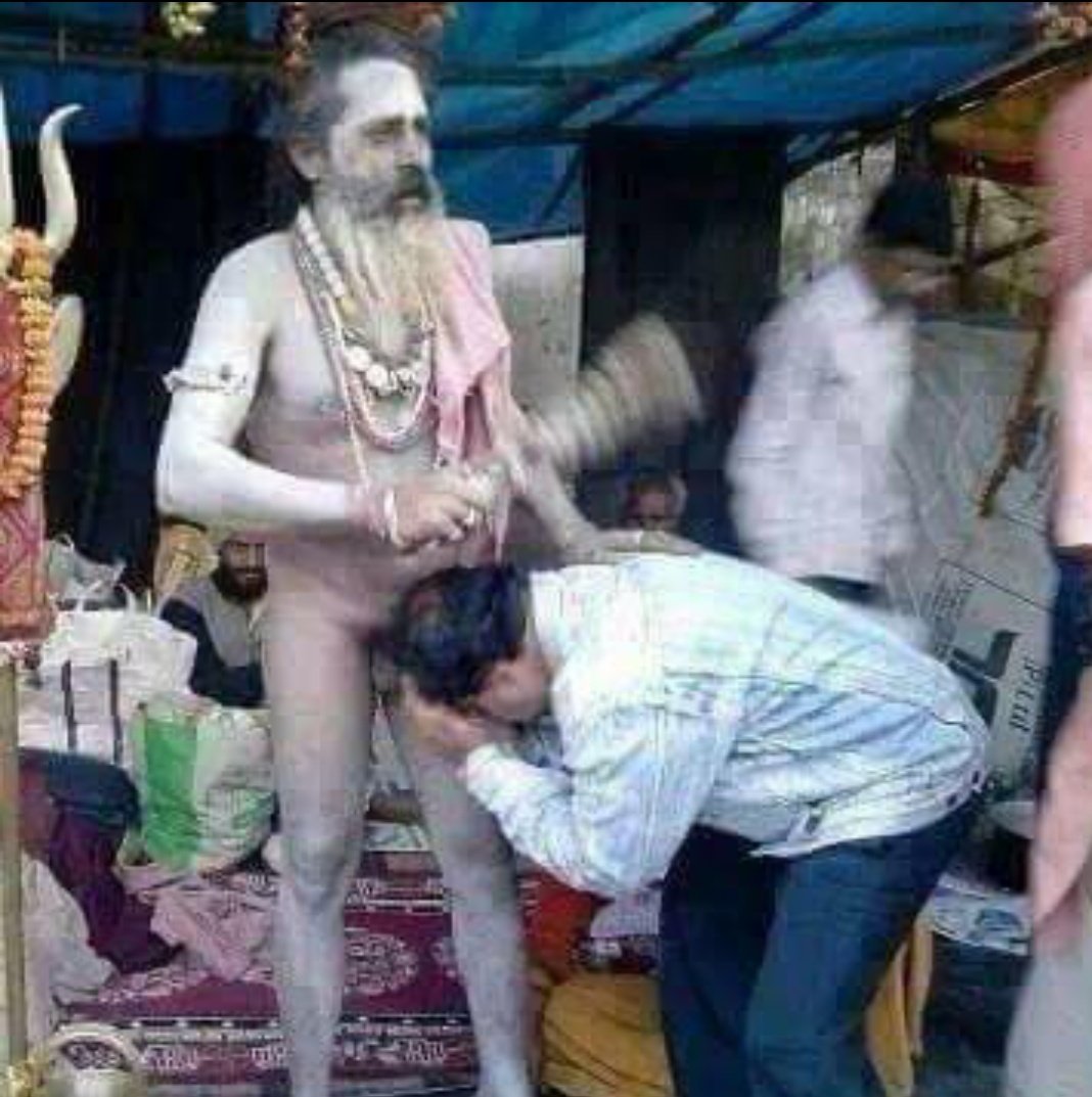 SujitMJ's tweet photo. What's wrong with people? D*** Head! https://t.co/G5F9wNhxqC