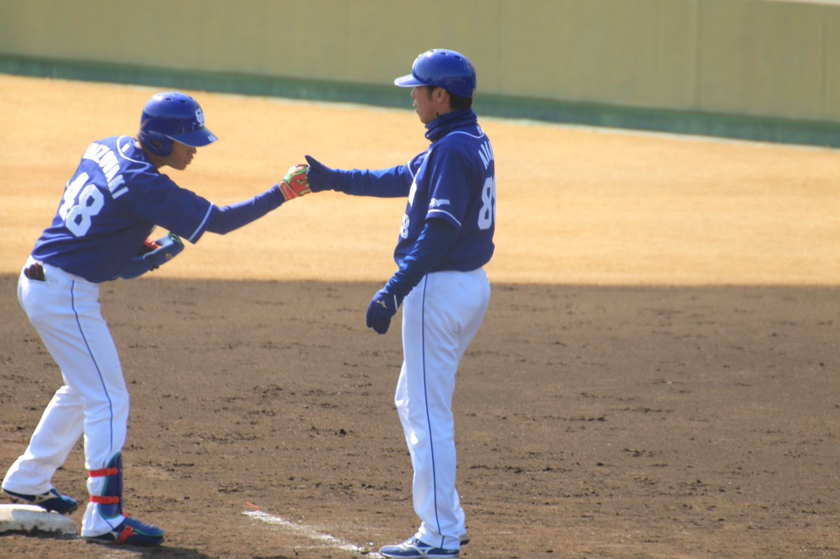 p_467206's tweet photo. みぞがヒット打ったとき(◜ᴗ◝ )
熊本師弟(◜ᴗ◝ )
#溝脇隼人 #荒木雅博 #drapic48 #drapic88 https://t.co/GujxpABfp9