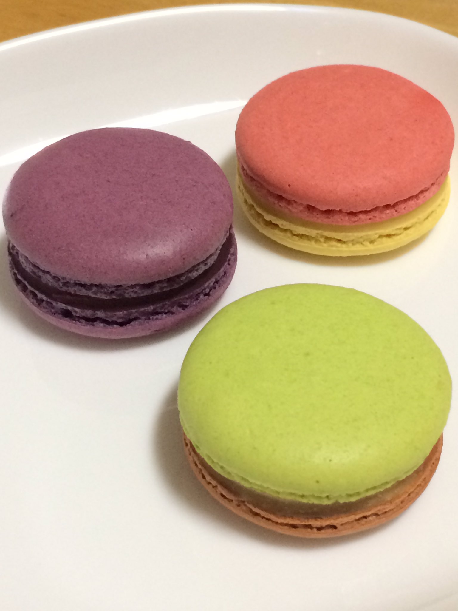 ざわさん プレオープン中の洋菓子のセレクトショップ Je Prends Ca ジュプランサ さんに行ってきたよ 富山の ムッシュー ジー さんのマカロンが金沢で買えるなんて大感激だね ムッシュー ジー パッション カシス の3点を購入