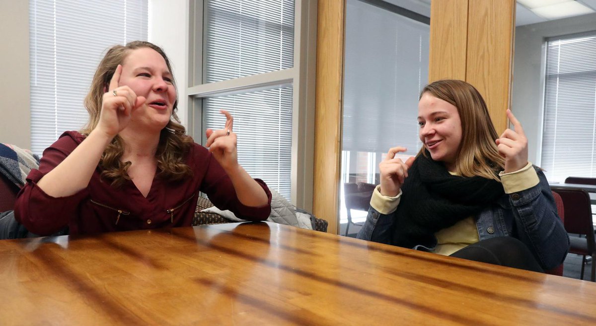 AberdeenNews's tweet photo. One student's journey and school project could lead to a return of sign language classes at @NorthernStateU #northernstateu https://t.co/2gNFk8UaN0 https://t.co/s8BxNKJ5WZ