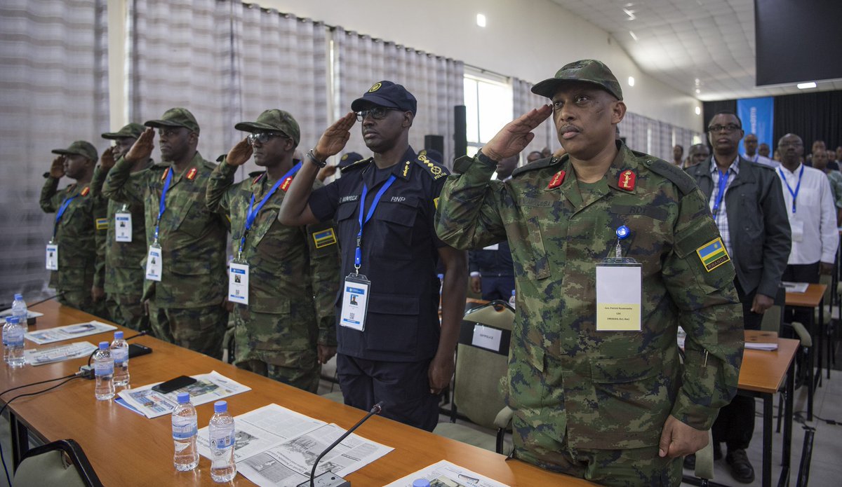 rbarwanda's tweet photo. AMAFOTO:

Atangiza #umwiherero16 Perezida w'u #Rwanda #PaulKagame yakomoje ku munyemari #Rujugiro #Tribert n'uko atera inkunga abifuriza inabi u #Rwanda

Amakuru: SAA MBIRI Z'UMUGOROBA (20h:00) 

#RBAHafiYawe

AMAFOTO MENSHI KANDA HANO 👉🏼https://t.co/CH1Sg9wbBn https://t.co/rTnmKFClcF