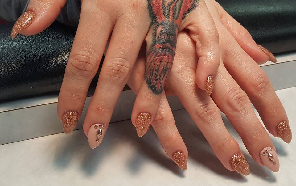 417RelaxInStyle's tweet image. Catherine Hutchinson was busy last week! These are all #dipsets on #naturalnails. #manicure #nails #pedicure #nail #naildipset #beauty #salon #nailpainting #nailpaint #manicurist #nailpolish #polish #naildesign #nailart #nailartist