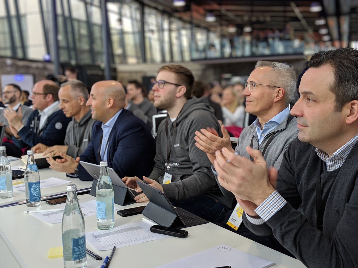 FrankeBornberg's tweet photo. #Pitches have started @_hackNEXT #hacknext #München #fbunterwegs https://t.co/S0OQMqbvsX