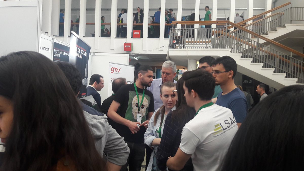 meher_taj's tweet image. Students of University Politehnica of Bucharest coming in droves to the @Infosys booth to check out job and internship opportunities  @InfosysCareers #InfosysInStep @imravikumars @GKonnanath @Navin_Rammohan @Kisha_Gupta @virmani_sumit @rajeshahuja @allahbaksh