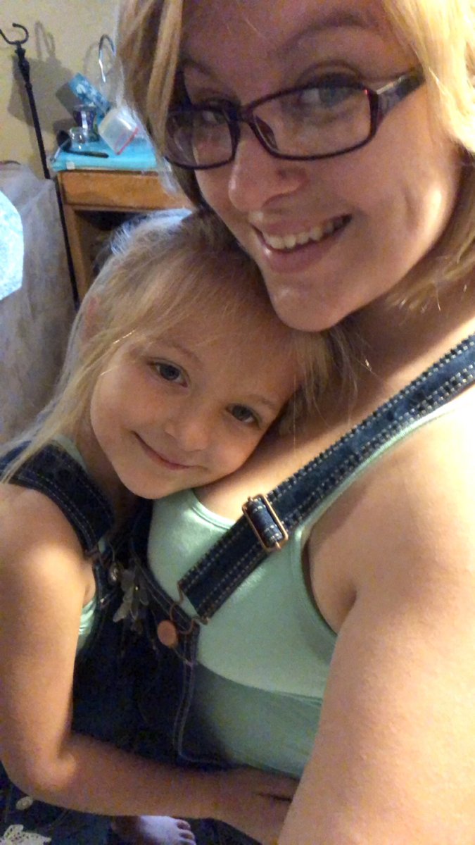 One thing I’ve always want to do was wearing matching outfits with my daughter. Today that dream came true 💜 #momlife #dreamcometrue