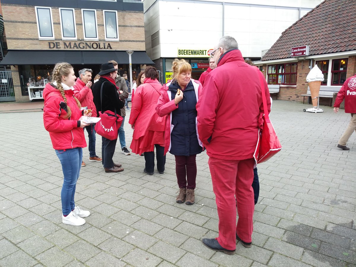 Flyeren met regionale PvdA collega's!
Stem 20 maart a.s. PvdA!!
