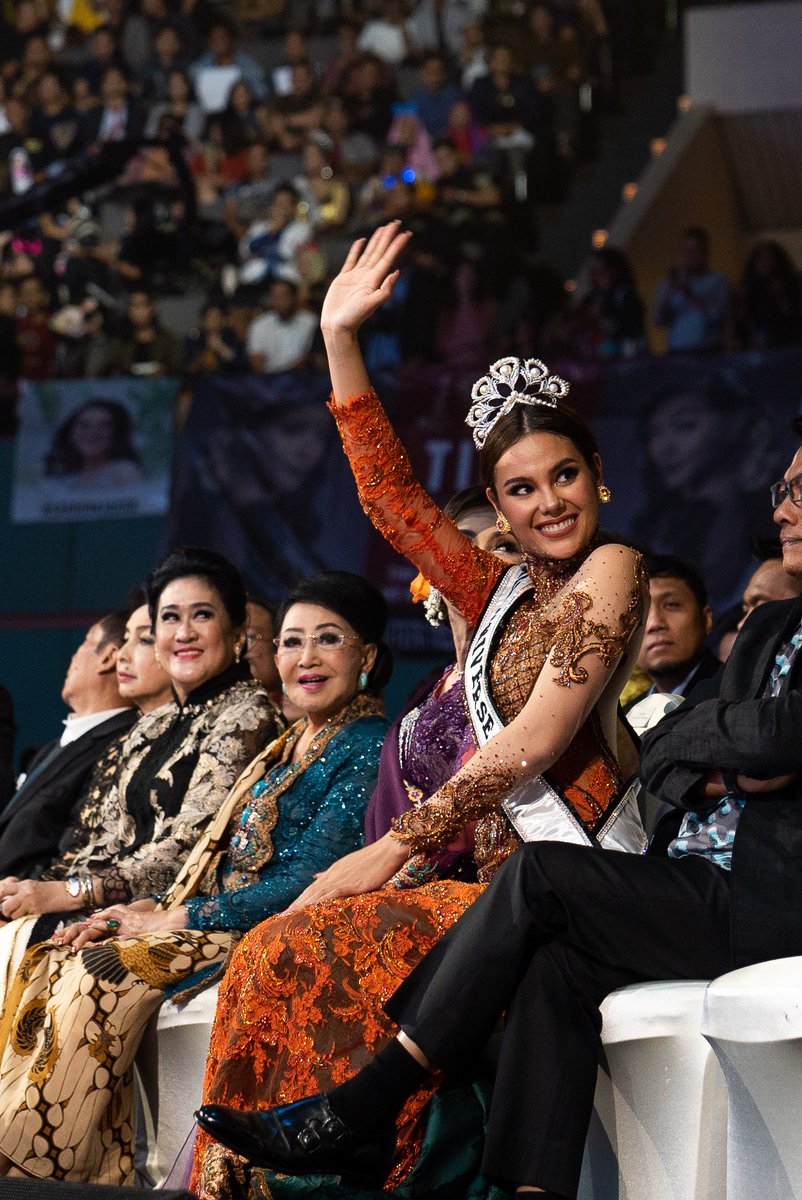 Miss Universe tweet media