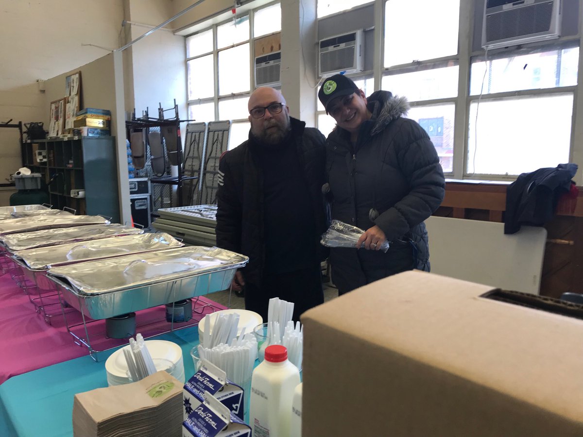 Zone126Queens's tweet photo. Shout out to @bkbagel for providing our students with hot breakfast 🍳 🥐 ☕️ this morning as we kick off our #YouthSummit19 #WeCount19 #Astoria #LongIslandCity #CradleToCareer @LGRforCollege @globalkids @CommunityWordPr @CityHarvest https://t.co/7Hx3Ew5AZW