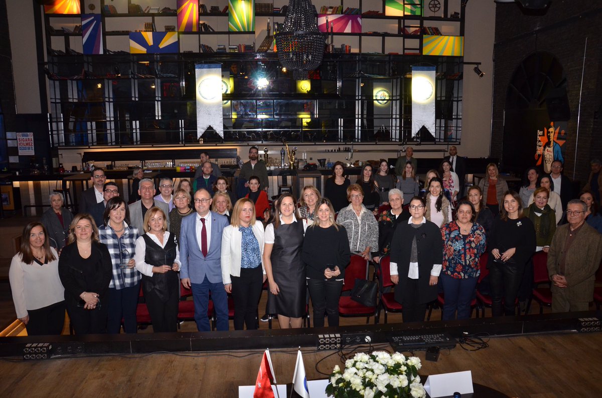 BilkentCenter's tweet photo. 8 Mart Dünya Kadınlar Günü'ne özel, ''Kariyerinde Öncü Kolejli Kadınlar'' buluşması 9 Mart günü, Bilkent Center Sess+'ta gerçekleşti.
#BilkentCenter #SessPlus #etkinlik #eğlence #BilkentCenter20Yaşında #MutlulukPaylaştıkçaÇoğalır https://t.co/zagJACmYDw