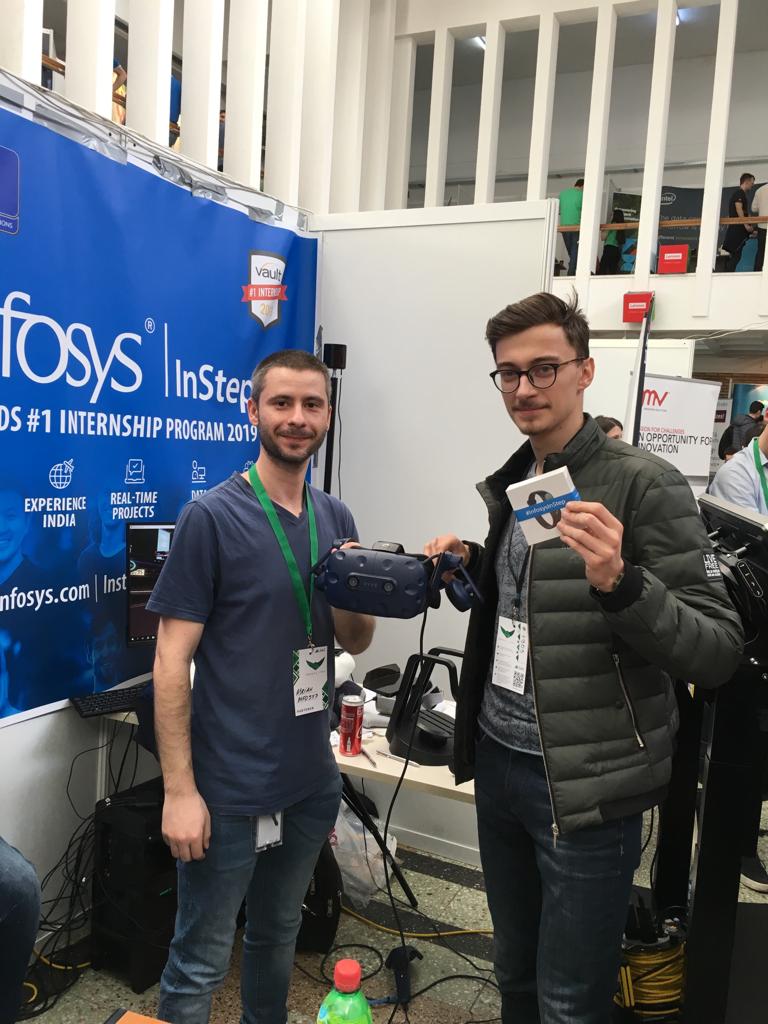 meher_taj's tweet image. Students of University Politehnica of Bucharest waiting in long queue  @Infosys booth to experience the VR and cyber security demos and games #ForwardwithInfosys #InfosysRomania  @InfosysCareers  #InfosysInstep