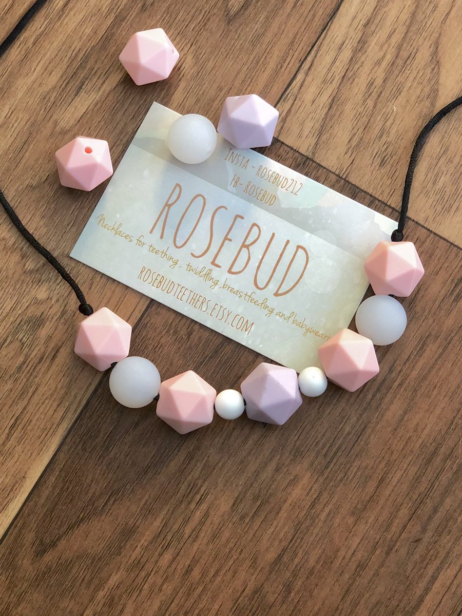 _ROSEBUD_2's tweet photo. A couple of photos of our necklaces! 🌈 #teethingnecklace #babies #wearallthebabies #teething https://t.co/cFVmJ5qsKp