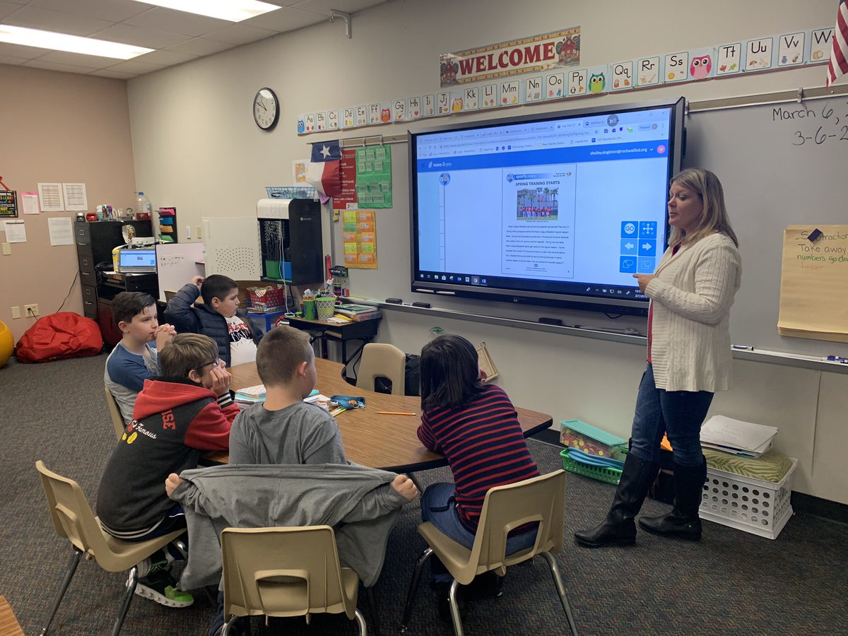 MadelineMJ11's tweet photo. So fun to catch this special group engaged in a FUNctional activity reading a news article about spring training. ⚾️ #loveCLP #FUNctionalactivity #conversationtopic https://t.co/MLW30rZ4qO
