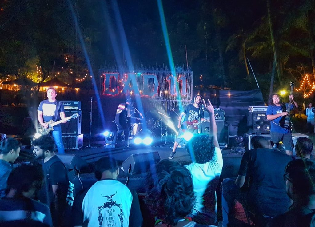 CtrlAltDel8's tweet photo. @lordsofprimitiv tearing the place down at Survive This!
#CAD11 #GigsInMumbai #IndianIndie #IndianMetal https://t.co/y9V1d3DgK9