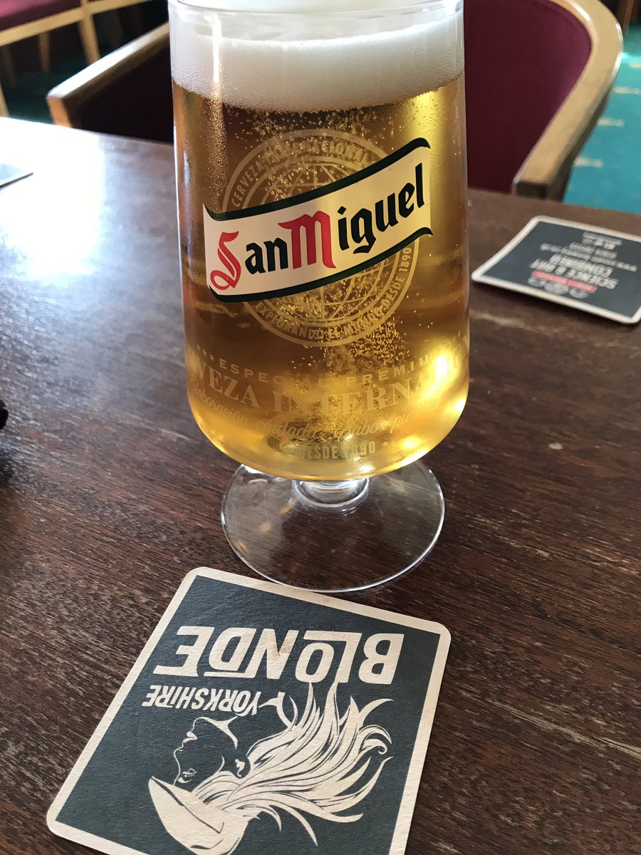 123Aellis's tweet photo. Free pint from @tomwhitehouse92 cause I beat him at golf ⛳️⛳️⛳️⛳️⛳️🍺🍺🍺 #Easy #MiguelMO #MoCam https://t.co/PVJ6ppwIGU