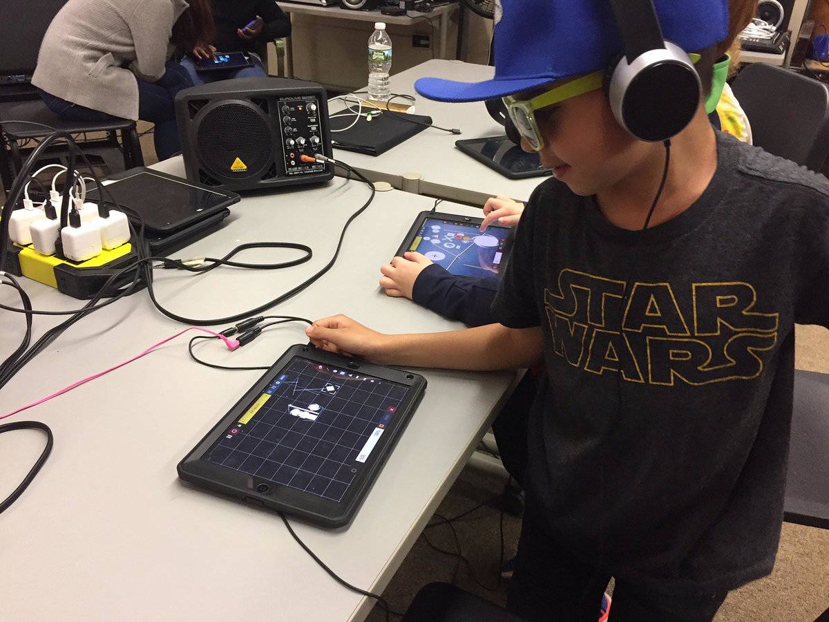 Up and at 'em! <a href="/SonicArtsForAll/">Sonic Arts For All!</a> hosts their final free workshop about music technology for kids from all backgrounds this morning! This session is booked to capacity, and we're so thrilled to help so many youngsters get a firm footing in electronic music: bit.ly/2I5PWVG