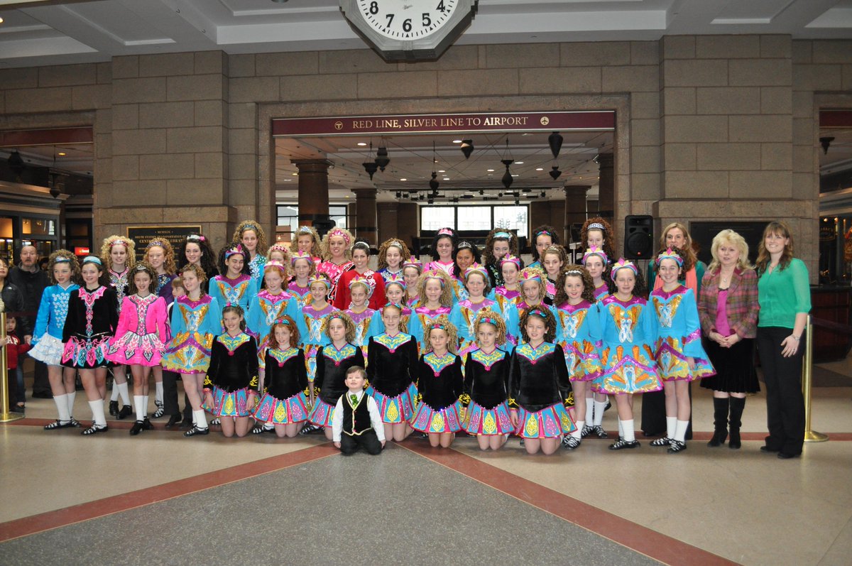 TheBostonIrish's tweet photo. Happening this morning - the Green OLeary School of #irishdancers performs at @JFKLibrary in Boston at 10:30 am. Enjoy the skill & athleticism of this award-winning troupe of #irish #stepdancers, part of the library's #Celebrate! series. #StPatricksDay https://t.co/B7uvg976KY https://t.co/EA0TUKpedo