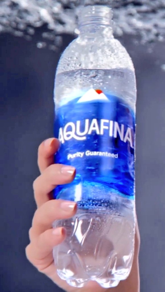 asif_duaa's tweet image. Let's talk about your #1 choice of water!
About me! I am very particular in choice of water, therefore I always keep Aquafina water bottle along with me all day.
What about you, folks? 
#WorldClassAquafina