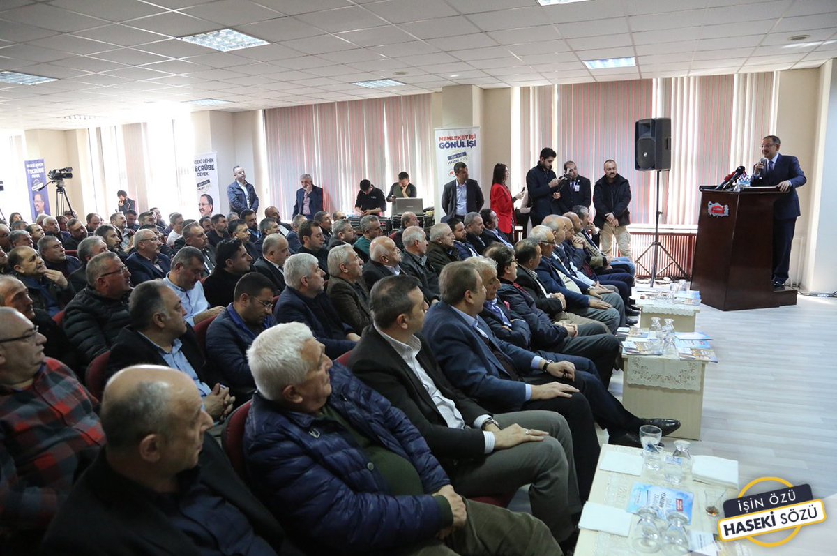 mehmetozhaseki's tweet photo. #Yenimahalle’de GİMAT Yönetimi ile bir araya geldik.

#BelediyeİşiGönülİşi 
#İşinÖzüHasekiSözü https://t.co/9eKbG9Scmf