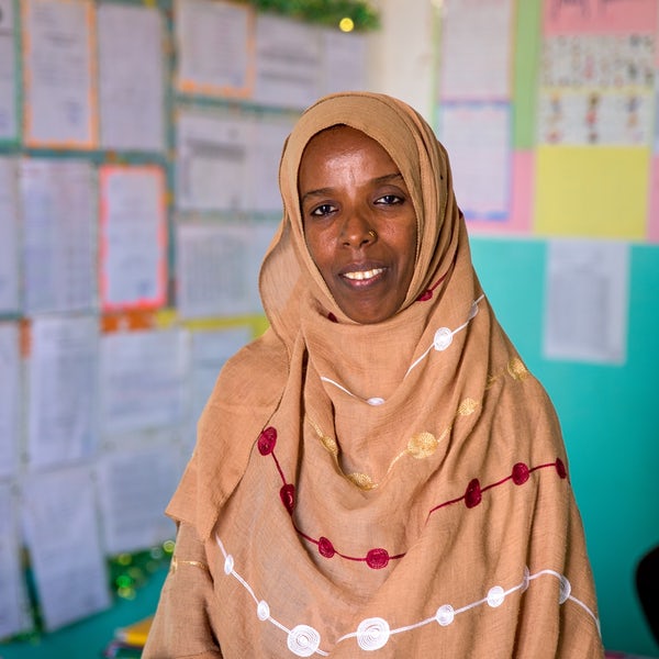 Meet Fatouma, a school director in her hometown Obock #Djibouti. Thanks to the incentive of school feeding programmes, female enrolment rates have been going up. Educating girls is critical to their empowerment and ending the vicious cycle of hunger.

#WomensDay