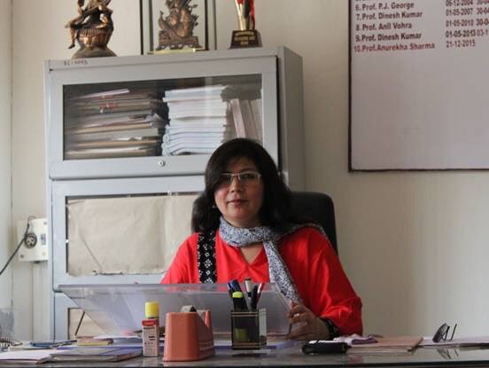 FFfellows's tweet photo. Congratulations to #FFTF’s Alumnae, Prof. Anurekha Sharma who has been selected at the prestigious Indian National Science Academy Programme. 

Under this programme she will undertake research at the Indian Institute of Science Bangalore
#FFTFfellows 
#Schlumberger 
#WomaninSTEM https://t.co/GTY1so9zyJ
