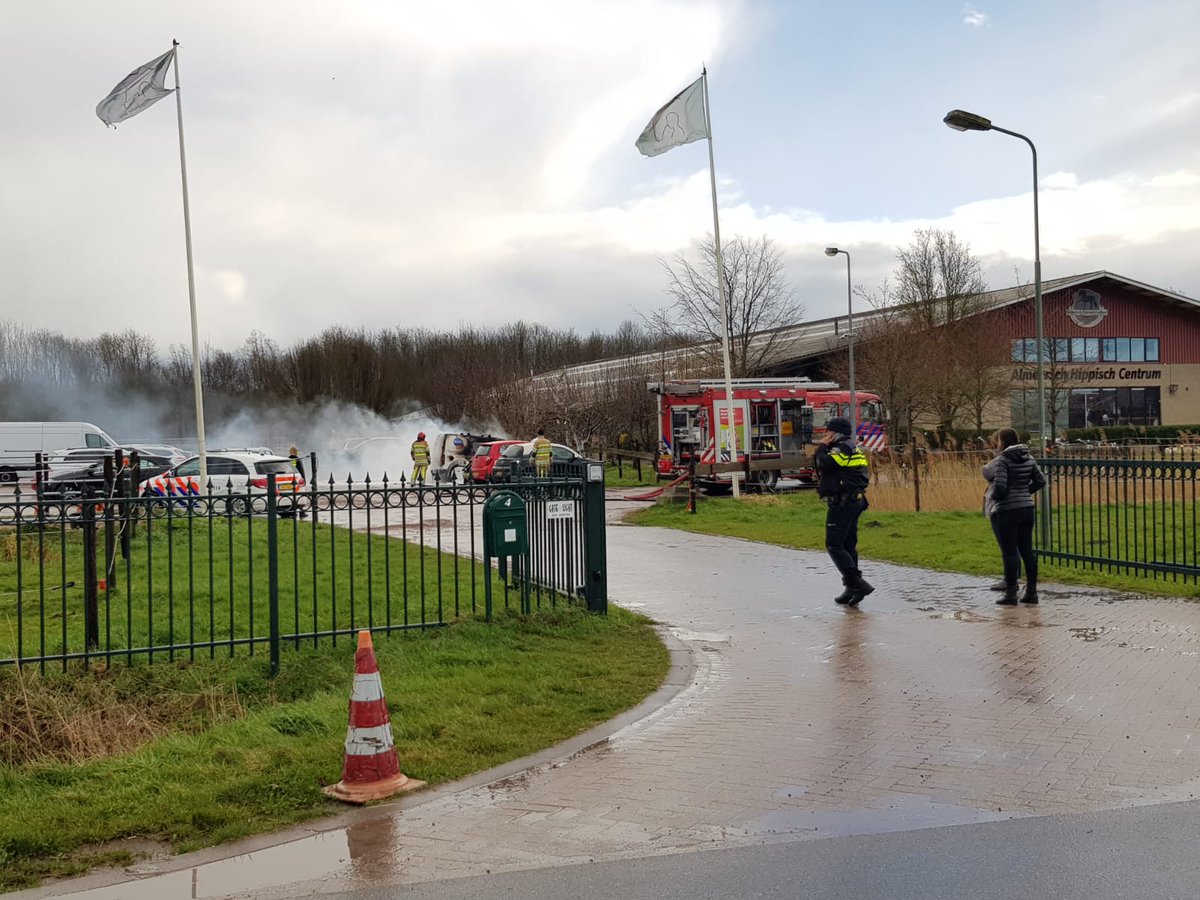HV-Almere on X: Trekweg: bij het Almeersch Hippisch Centrum heeft op de  parkeerplaats een bestelauto in brand gestaan. Voertuig stond volledig in  brand bij aankomst van de brandweer. t.coNDz5n7Av7e  X