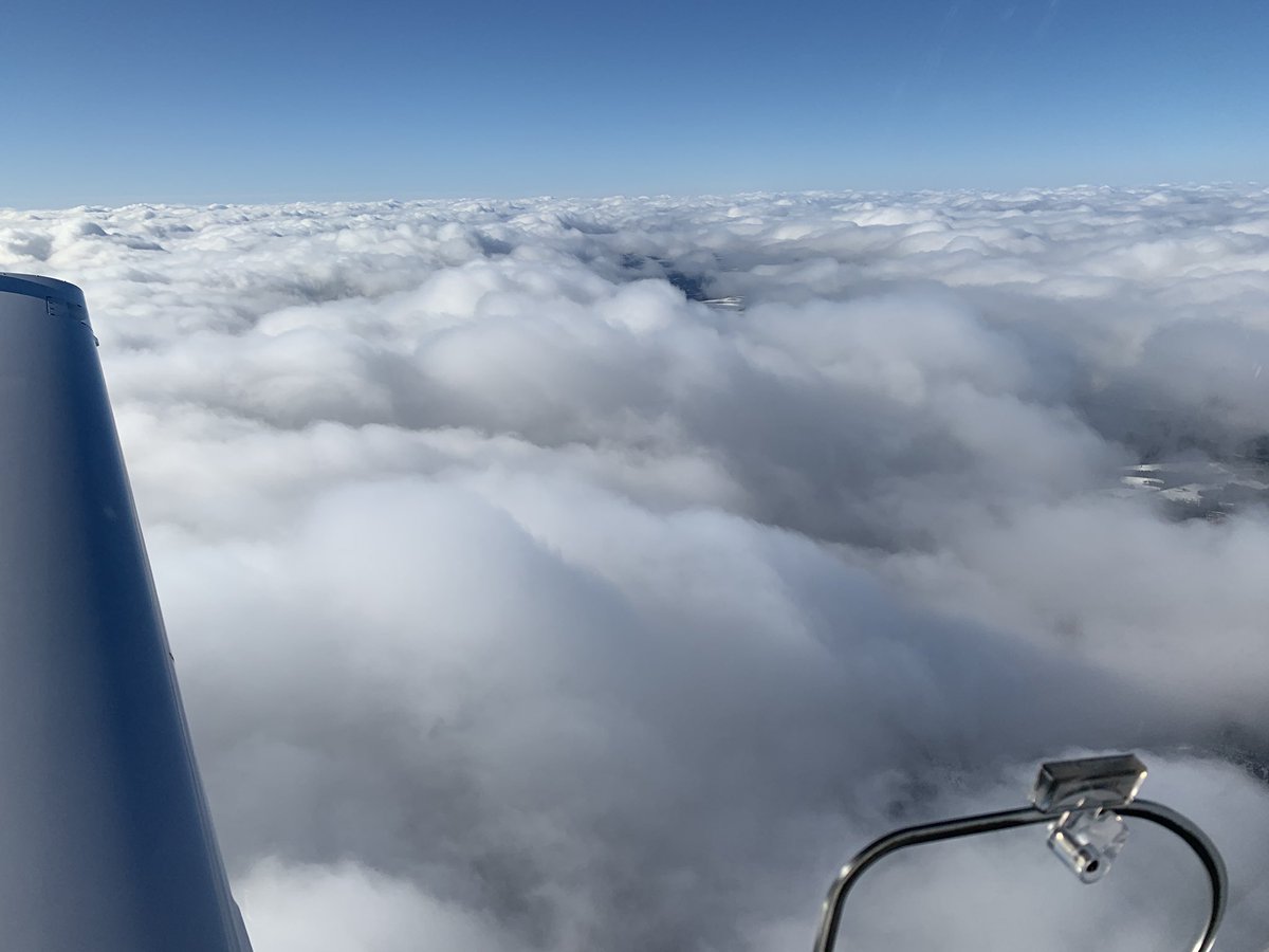 Aakko's tweet image. Enjoying a break from ence hype by Cloudsurfing enroute back Helsinki #nummijärvi #da40ng