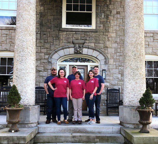 BlackDogSalvage's tweet photo. We loved meeting the DeSanctis family this weekend and look forward to welcoming them back to The Stone House! To see their review or book your own stay, click here: https://t.co/gCQP7yv1sf
#TheStoneHouse #airbnb #rental #vacation #roanoke #comestaywithus #grandin #gueshouse https://t.co/EncBOcF2DQ