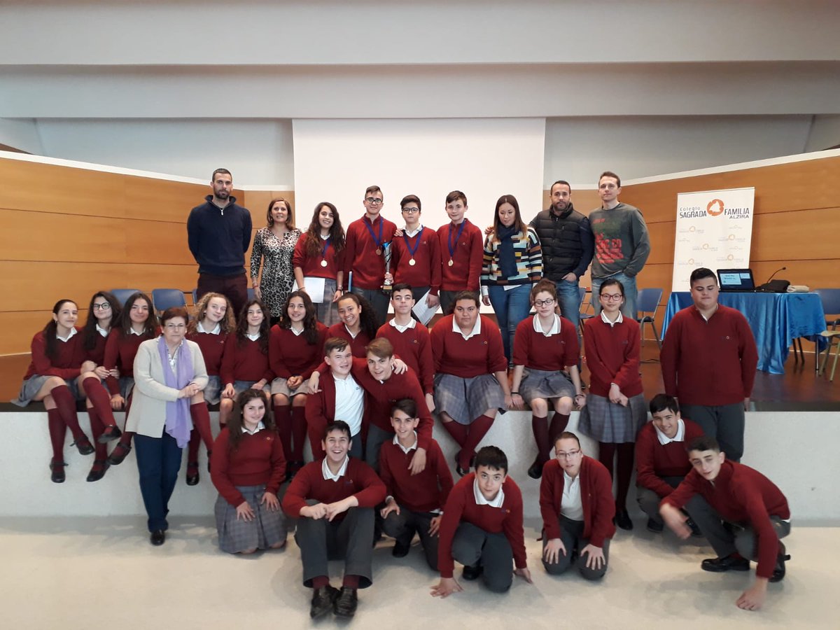 cole_sagrada's tweet photo. Competició de debat en anglès @AMCO_iberia. Marta, Natxo, Juan i Lluís, de 2n d'ESO, s'imposaren a la resta de cursos 🏆🇬🇧🇺🇸. Enhorabona! @neuetes6 @RuizCliment @MaAlicia12 @ClariCristina @mjcanetgadea74 @begogras @AngelSAFAM @SevalMajo @nandis_ma @safammercedes @BernardoyMarta https://t.co/Ct9CjfVU5M