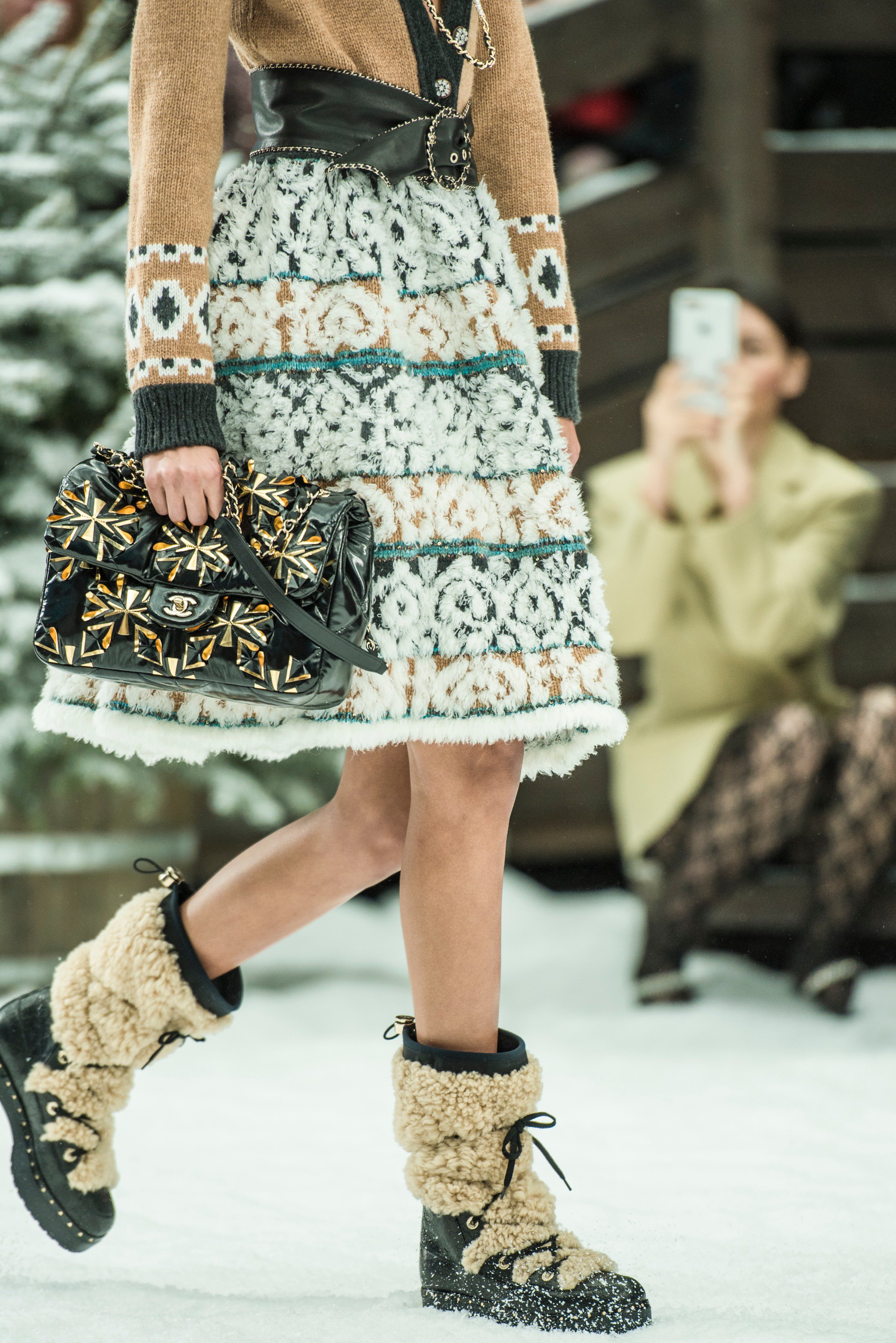 CHANEL on X Inspired by hiking boots the CHANELFallWinter 2019 20 brogans and heeled boots finish the silhouettes. CHANELintheSnow PFW https t FvQ42KW73c X