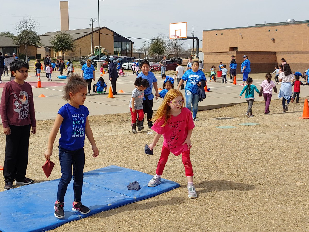 MendenhallKinde's tweet photo. Field Day fun!!! 🏃#mendenhalllearns https://t.co/cPypZ4nB5v