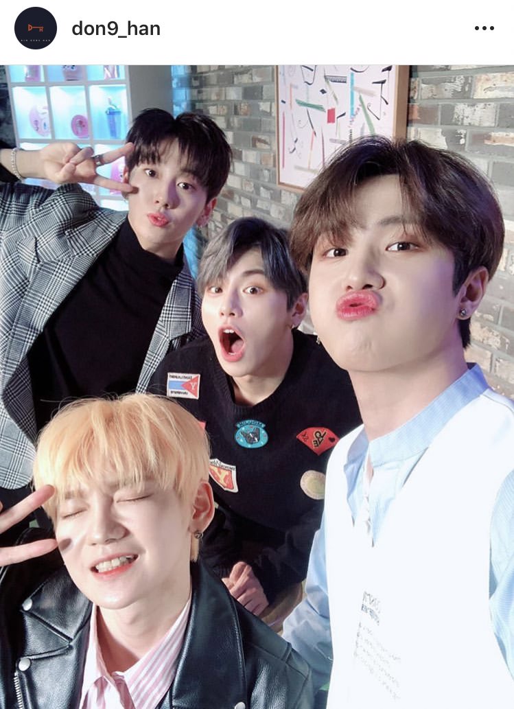 itsmelooknam's tweet photo. เป็นอีกวันที่ JBJ รวมตัวกันเกือบครบวงเนอะ คิดถึงทุกคนเลย 💜💛 https://t.co/3OswZUp8b0