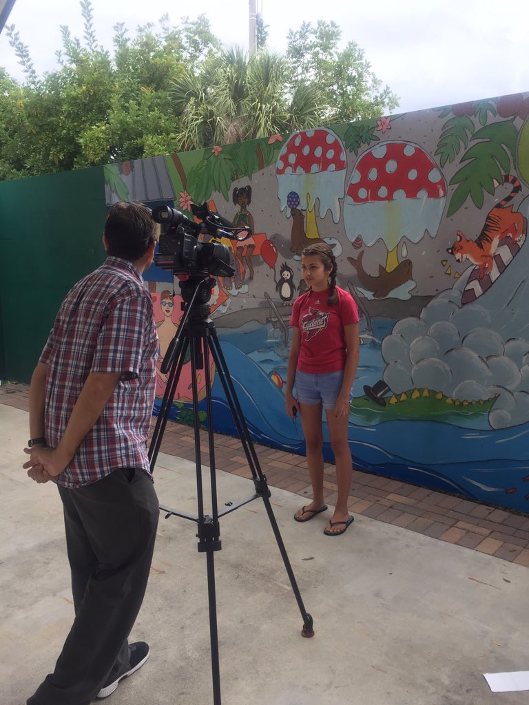 Jupmiddle's tweet photo. Rapids W-ART-ERFUL Walls come alive! #donutbelieveourkids #marinersmakingwaves @Elundman https://t.co/xZLub3PhHe